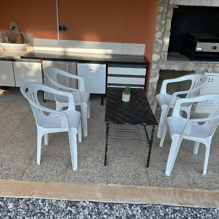 Сasa de vacaciones Dora House With Wifi And Outdoor Swimming Pool