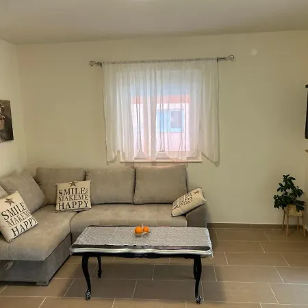 Dora House With Wifi And Outdoor Swimming Pool Ferienhaus *