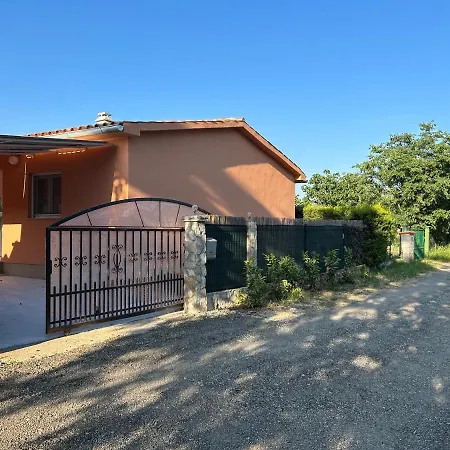 Ferienhaus Dora House With Wifi And Outdoor Swimming Pool