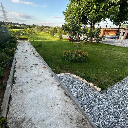 Dora House With Wifi And Outdoor Swimming Pool Сasa de vacaciones *