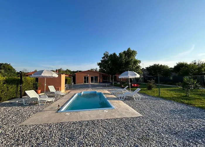 Dora House With Wifi And Outdoor Swimming Pool * Pola