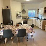 Vikendica Dora House With Wifi And Outdoor Swimming Pool