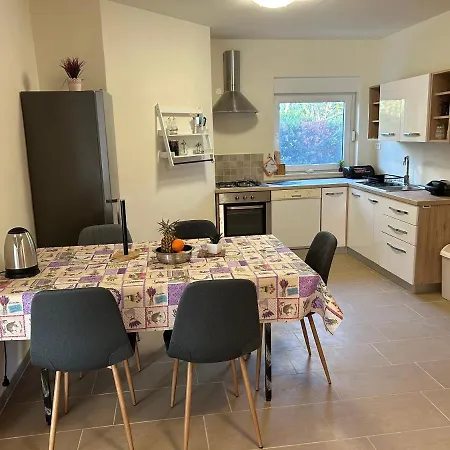 Ferienhaus Dora House With Wifi And Outdoor Swimming Pool