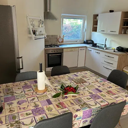 Dora House With Wifi And Outdoor Swimming Pool * Pola