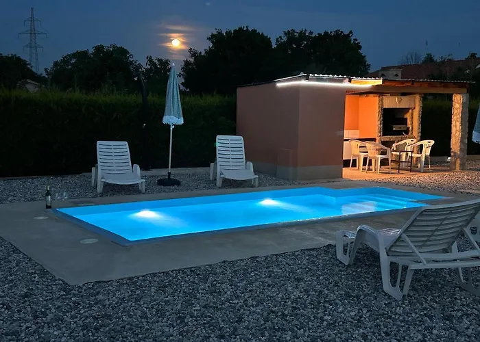 Dora House With Wifi And Outdoor Swimming Pool Vikendica *