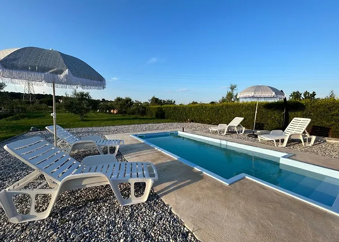 Vikendica Dora House With Wifi And Outdoor Swimming Pool *