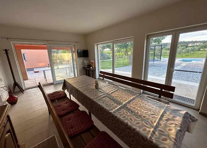 펜션 Dora House With Wifi And Outdoor Swimming Pool
