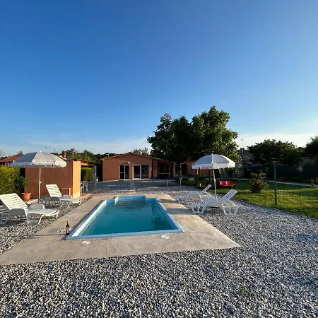 Dora House With Wifi And Outdoor Swimming Pool * 풀라
