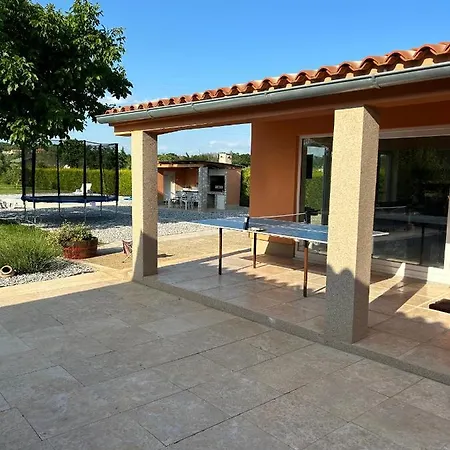 Dora House With Wifi And Outdoor Swimming Pool 펜션 *
